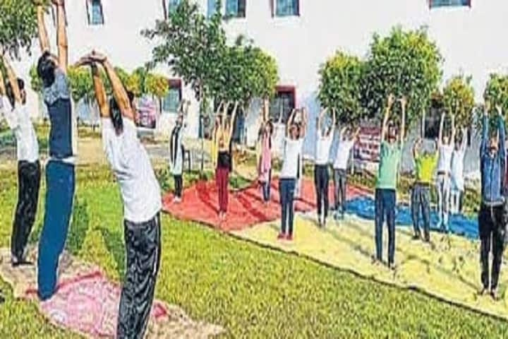 Smt Rajkumari Law College campus in Firozabad, Uttar Pradesh, India — photo 4