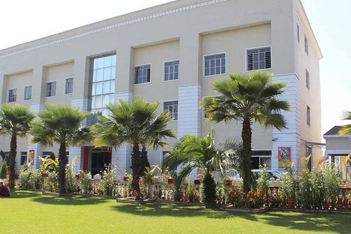 Droan College of Pharmacy campus in Dineshpur, Uttarakhand, India — photo 2