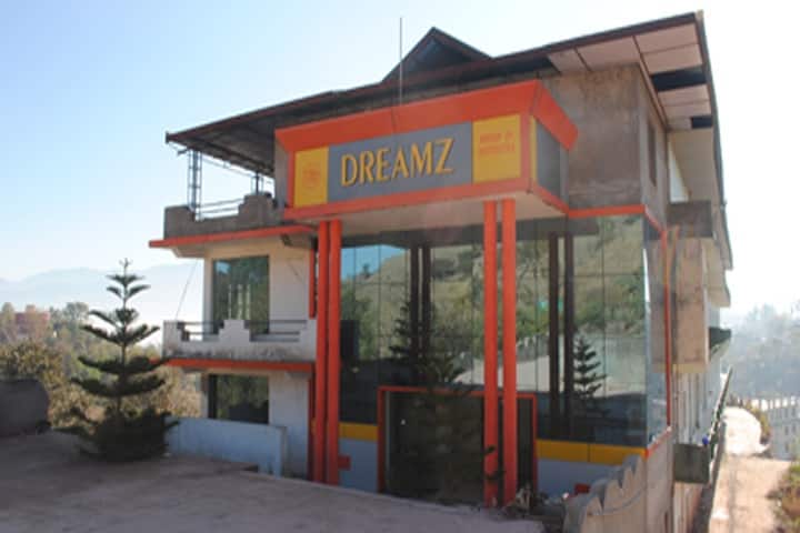Dreamz College of Pharmacy campus in Mairajitpur, Himachal Pradesh, India — photo 1