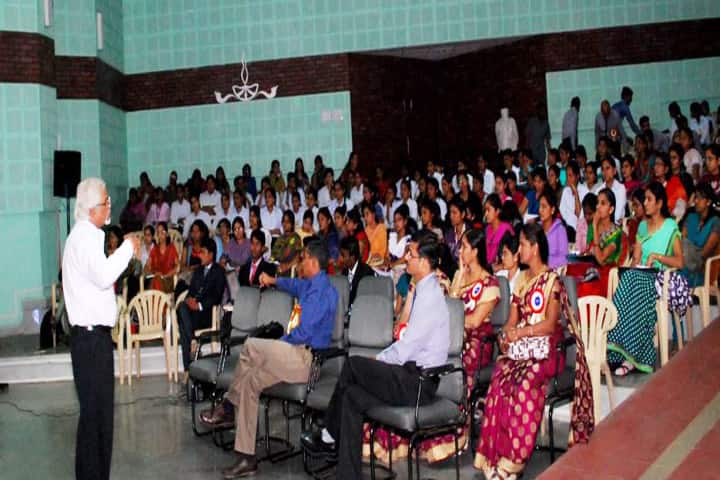 Dr Vithalrao Vikhe Patil Foundations College of Pharmacy campus in Pimpalgaon Malvi, Maharashtra, India — photo 2
