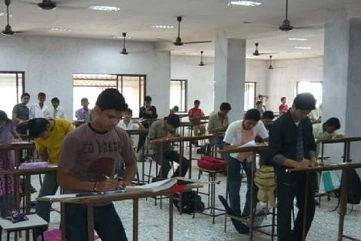 Vidyavardhinis Bhausaheb Vartak Polytechnic campus in Vasai, Maharashtra, India — photo 2