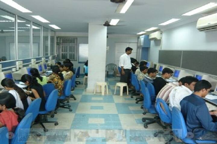Vidyavardhinis Bhausaheb Vartak Polytechnic campus in Vasai, Maharashtra, India — photo 4
