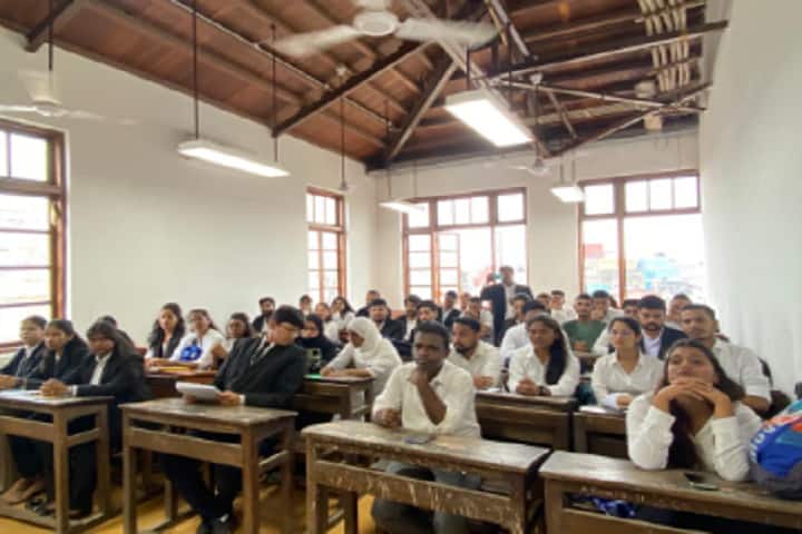 Siddharth College of Law campus in Mumbai, Maharashtra, India — photo 2