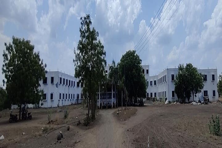Dr Uttamrao Mahajan College of B Pharmacy campus in Chalisgaon, Maharashtra, India — photo 1