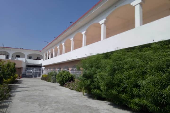 Dr RB Singh Gaya Homoeopathic Medical College and Hospital campus in Bodhgaya, Bihar, India — photo 3