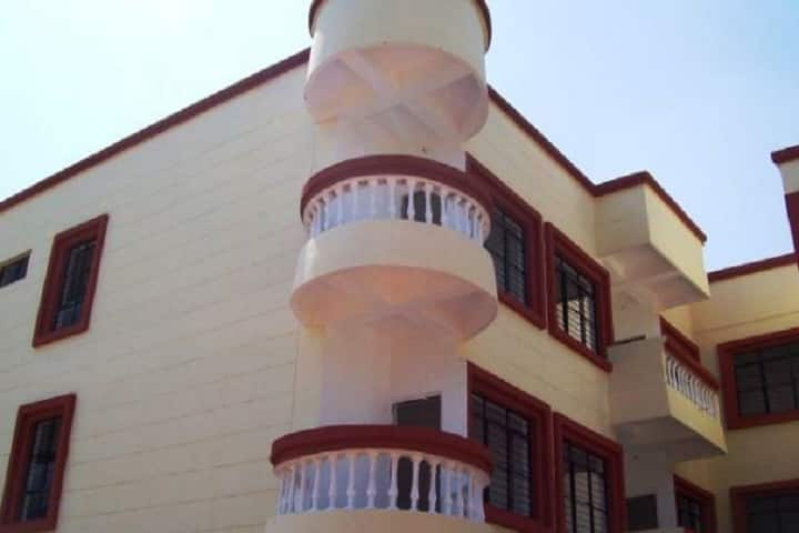 Dr Satyendra Kumar Memorial College of Pharmacy campus in Bhopal, Madhya Pradesh, India — photo 3