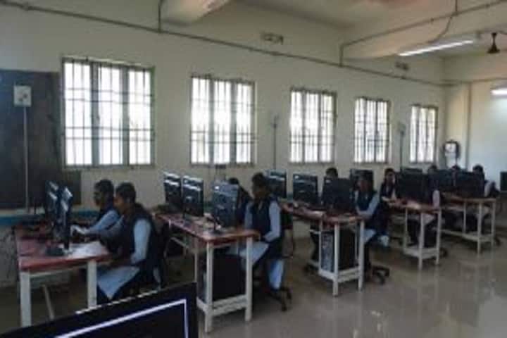 Indira Gandhi Polytechnic College campus in Mahe, Puducherry, India — photo 3