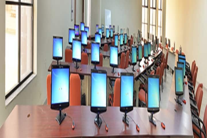 Neotech Institute of Physiotherapy campus in Vadodara, Gujarat, India — photo 2
