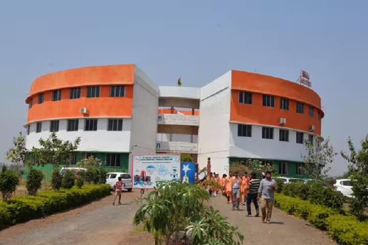 Ideal Institute of Management campus in Kolhapur, Maharashtra, India — photo 1