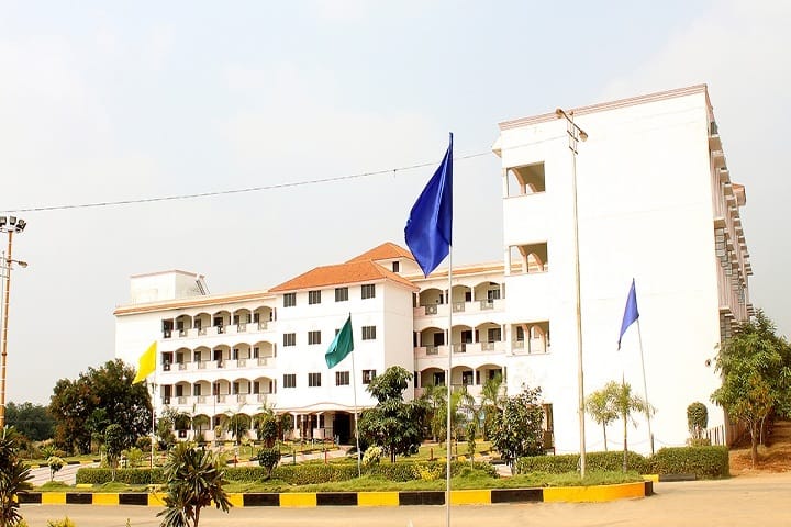 Vetri Vinayaha Polytechnic College campus in Tiruchirappalli, Tamil Nadu, India — photo 2