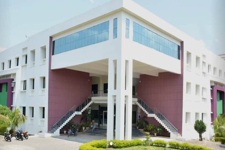 Dr Rajendra Gode College of Pharmacy campus in Malkapur, Maharashtra, India — photo 2
