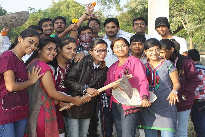 Dr Rajendra Gode College of Pharmacy campus in Malkapur, Maharashtra, India — photo 4