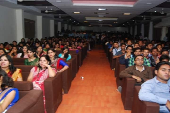 Dr MC Saxena College of Pharmacy campus in Lucknow, Uttar Pradesh, India — photo 2