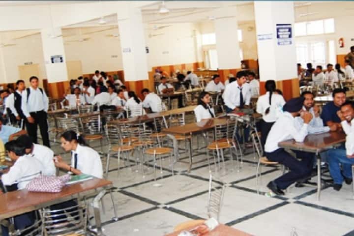 Dr MC Saxena College of Pharmacy campus in Lucknow, Uttar Pradesh, India — photo 3