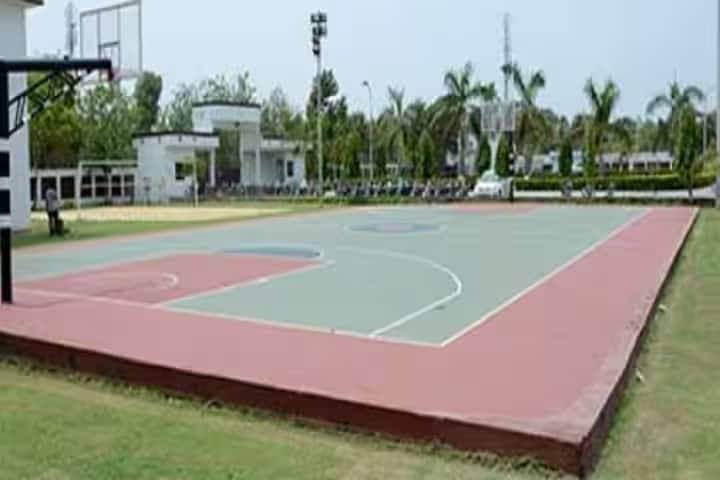 Shri Ram Murti Smarak College of Law campus in Bareilly, Uttar Pradesh, India — photo 3