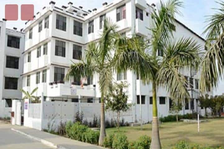 Shri Ram Murti Smarak College of Law campus in Bareilly, Uttar Pradesh, India — photo 5