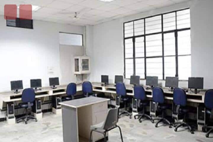 Shri Ram Murti Smarak College of Law campus in Bareilly, Uttar Pradesh, India — photo 6