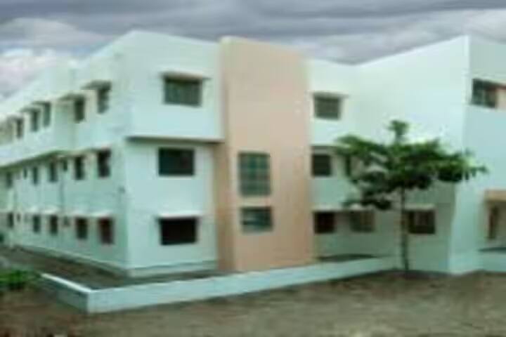 Shri Omkarnath Malpani Law College campus in Sangamner, Maharashtra, India — photo 5