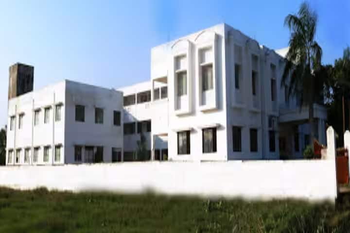 Sabari College of Nursing campus in Puducherry, India — photo 1