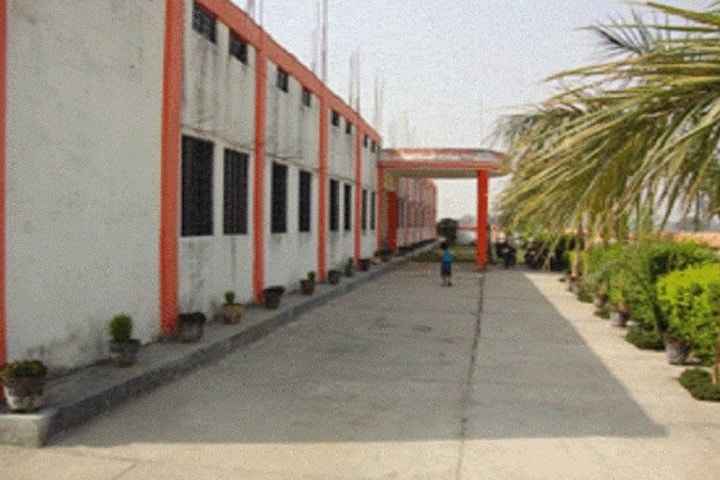 Pushpa Singh Vidhi Mahavidyalaya campus in Chunar, Uttar Pradesh, India — photo 3