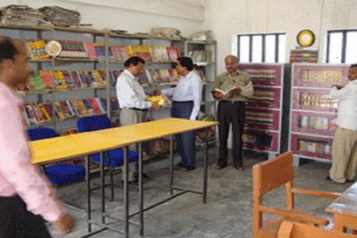 Pushpa Singh Vidhi Mahavidyalaya campus in Chunar, Uttar Pradesh, India — photo 5