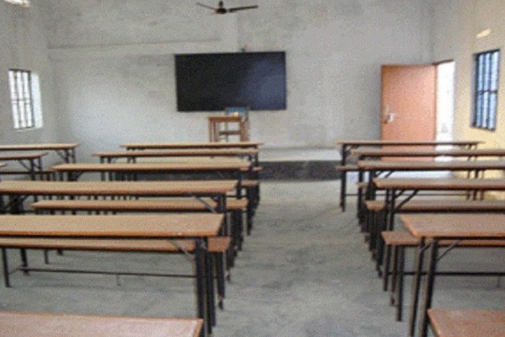 Pushpa Singh Vidhi Mahavidyalaya campus in Chunar, Uttar Pradesh, India — photo 6