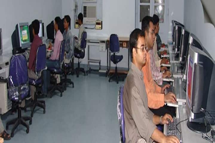 Shri Girraj Maharaj Polytechnic College campus in Mathura, Uttar Pradesh, India — photo 6