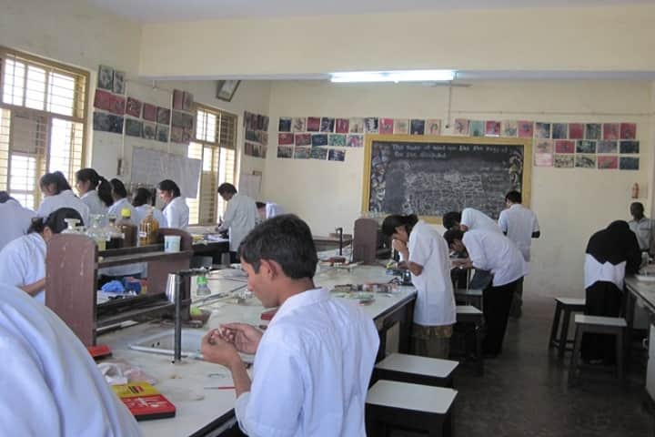 Dr Dayaram Patel Pharmacy College campus in Surat, Gujarat, India — photo 3