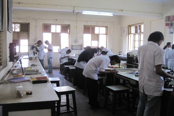 Dr Dayaram Patel Pharmacy College campus in Surat, Gujarat, India — photo 6