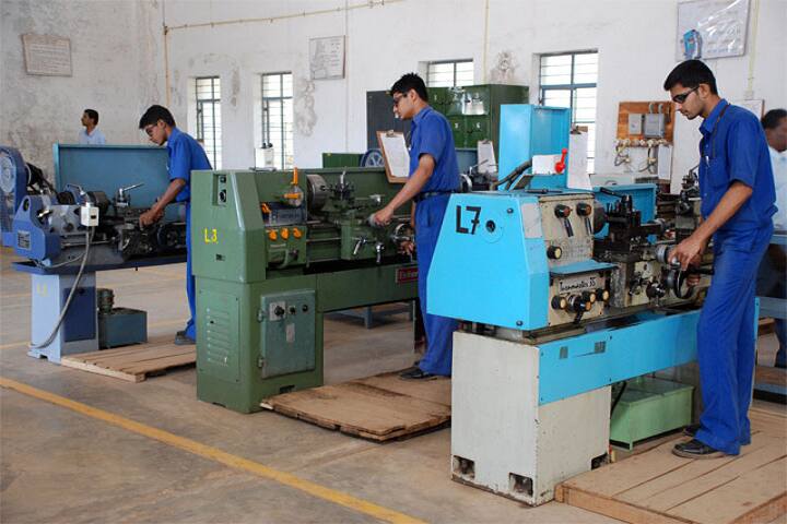 Sri CB Yeligar Polytechnic campus in Dharwad, Karnataka, India — photo 5