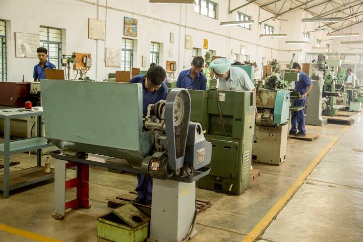Sri CB Yeligar Polytechnic campus in Dharwad, Karnataka, India — photo 6