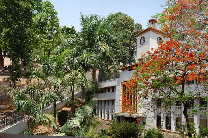 Government Model Science College campus in Jabalpur, Madhya Pradesh, India — photo 1