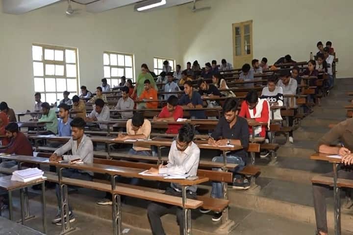Government Model Science College campus in Jabalpur, Madhya Pradesh, India — photo 2