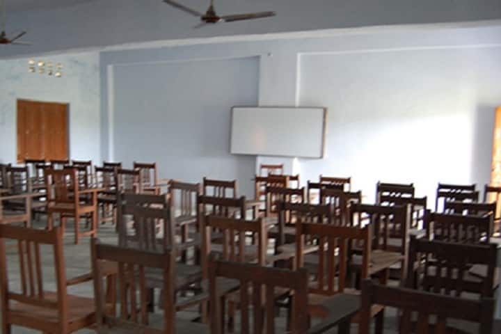 Shri Chintamani Smarak Vidhi Mahavidyalaya campus in Pratapgarh, Uttar Pradesh, India — photo 2