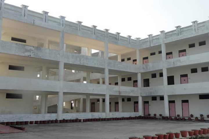 Doon Paramedical College and Hospital campus in Saharanpur, Uttar Pradesh, India — photo 1