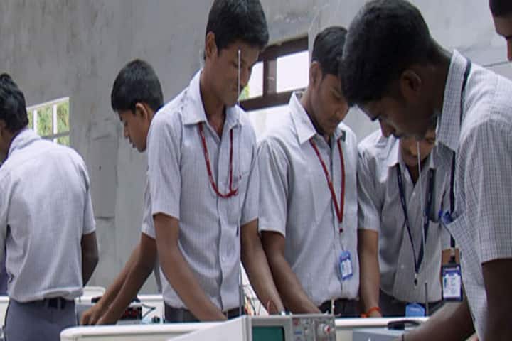 Vellore Polytechnic College campus in Vellore, Tamil Nadu, India — photo 3