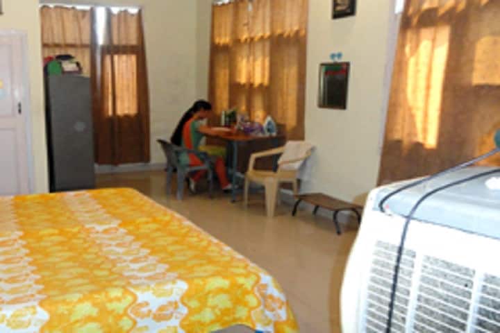 Chandola Homoeopathic Medical College and Hospital campus in Rudrapur, Uttarakhand, India — photo 6