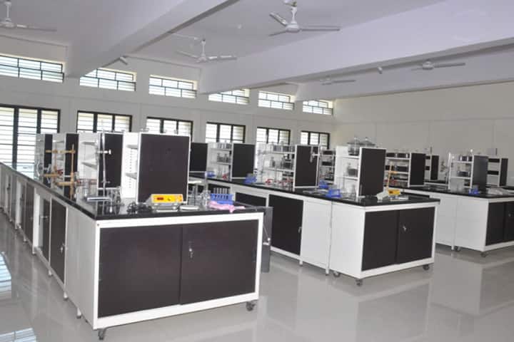 Vasantrao More Polytechnic campus in Parola, Maharashtra, India — photo 3