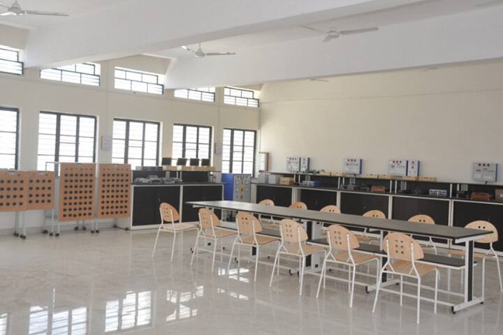 Vasantrao More Polytechnic campus in Parola, Maharashtra, India — photo 5