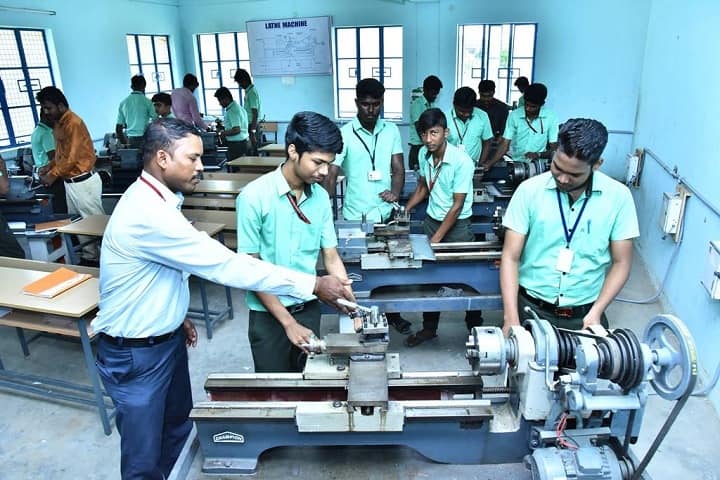 Vasantha Murugu Polytechnic College campus in Nagapattinam, Tamil Nadu, India — photo 2