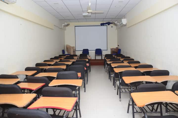 Shree PM Patel Post Graduate Institute of Law and Human Rights campus in Nadiad, Gujarat, India — photo 6