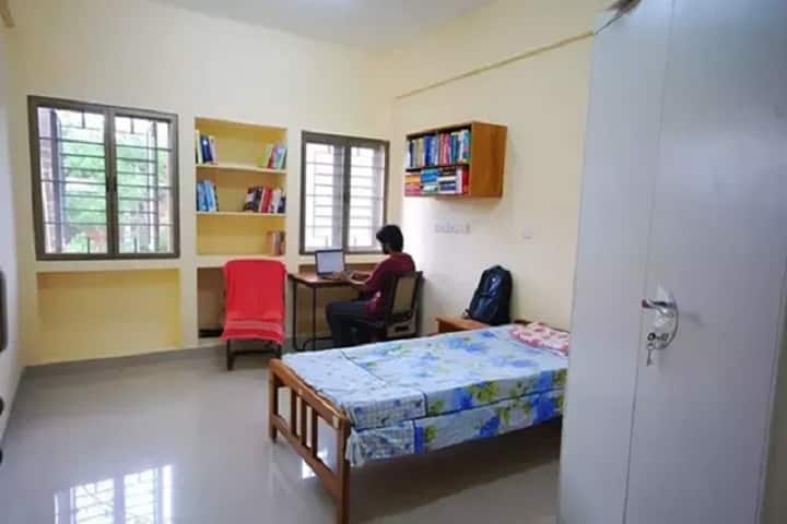 Devsthali Vidyapeeth College of Pharmacy campus in Rudrapur, Uttarakhand, India — photo 6