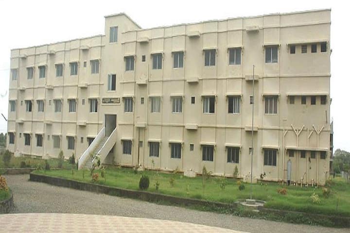 Vallabh Budhi Polytechnic campus in Navsari, Gujarat, India — photo 1