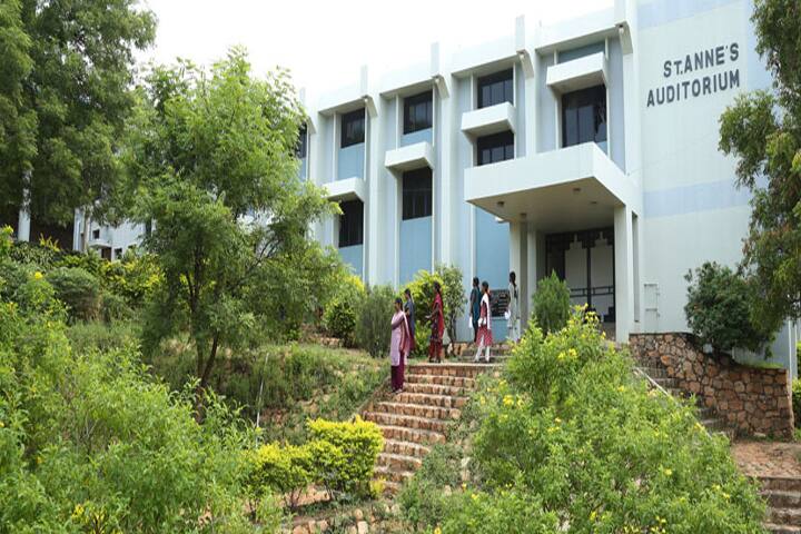 Jayaraj Annapackiam College for Women campus in Periyakulam, Tamil Nadu, India — photo 3