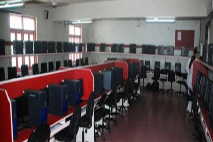 Shree HN Shukla College of Legal Studies campus in Rajkot, Gujarat, India — photo 5