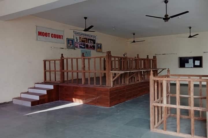 Seth Rajnarayan Gupta Mahila Law College campus in Alwar, Rajasthan, India — photo 3