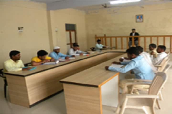 Seth Chunilal Amarchand Bohra Law College campus in Raichur, Karnataka, India — photo 6