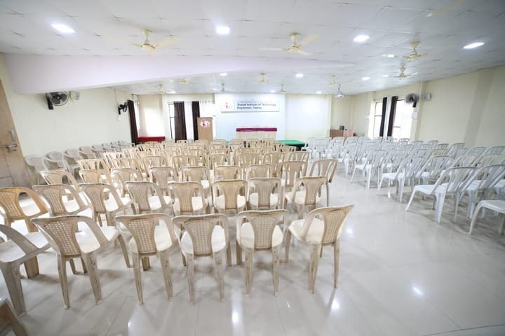 Sharad Institute of Technology campus in Kolhapur, Maharashtra, India — photo 2