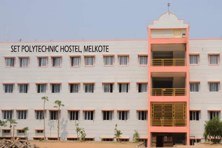 SET Polytechnic campus in Mandya, Karnataka, India — photo 2