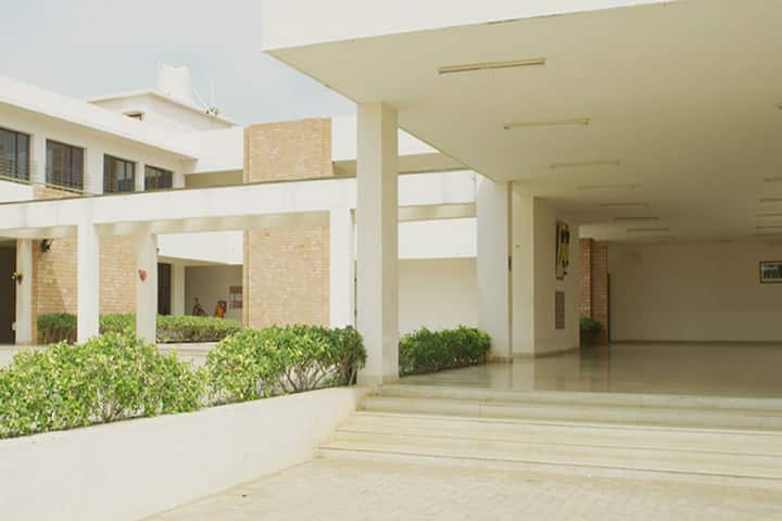 Padmashri Dr Sivanthi Aditanar College of Nursing campus in Tiruchendur, Tamil Nadu, India — photo 2